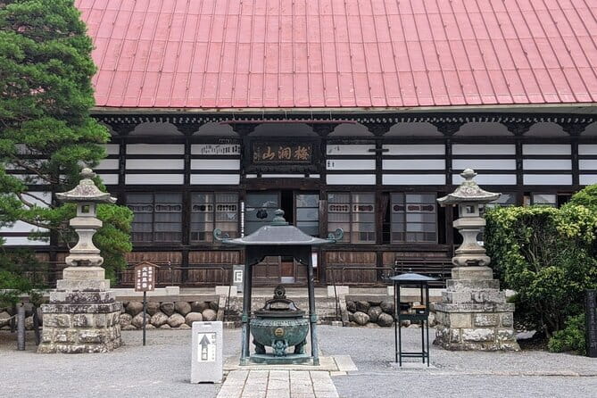 1 Day Historic Obuse and Hokusai Mad Man of Art Tour in Japan - Hokusai-kan Museum: original works across changing exhibition stages
