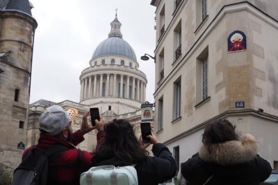 2 Hour Street-art Walk and Space Invaders Hunt in Paris - Pompidou from a street-art angle