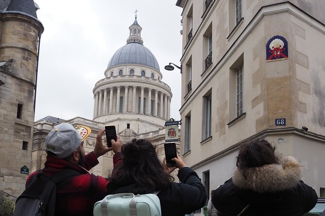 2 Hour Street-art Walk and Space Invaders Hunt in Paris - Pompidou from a street-art angle
