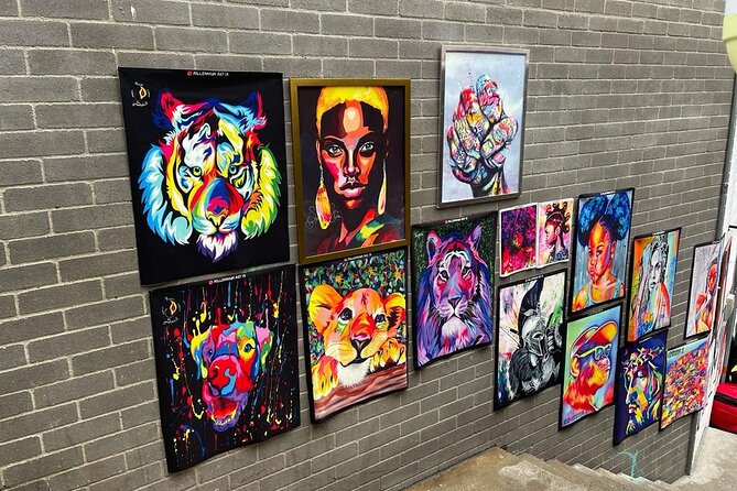 2-Hours Street Art Walking Tour in Medellin Comuna 13 - Where you meet in Comuna 13 (and how not to lose time)