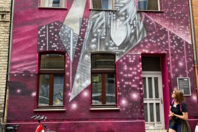 3-Hour Cologne Street Art Bike Tour in Small Group with Guide - Where you meet on Gereonswall and how the ride is timed