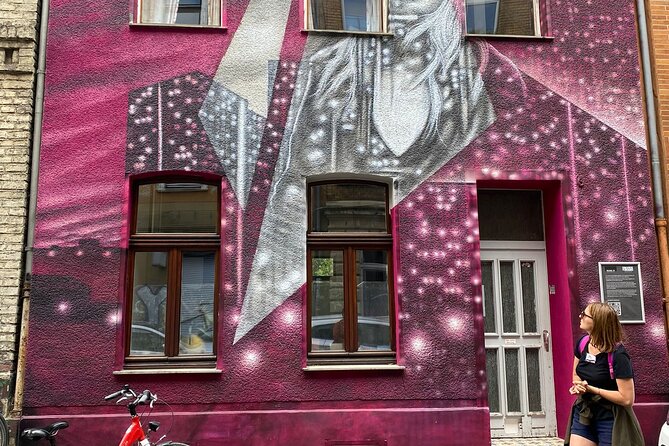 3-Hour Cologne Street Art Bike Tour in Small Group with Guide - Where you meet on Gereonswall and how the ride is timed