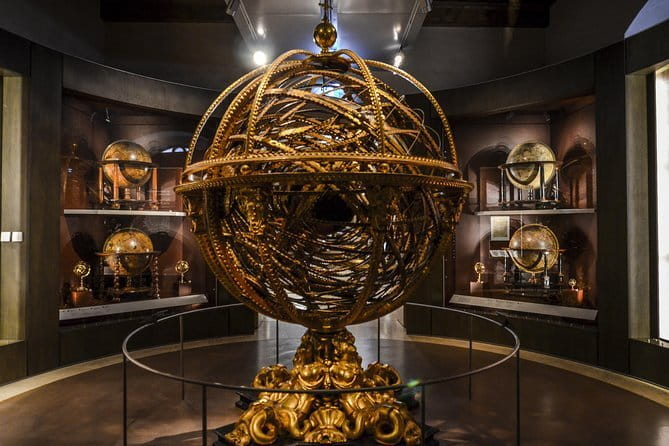3 hours: Private walking tour of Florence and Accademia Gallery guided visit - Hotel pickup and meeting style: less friction, more Florence time