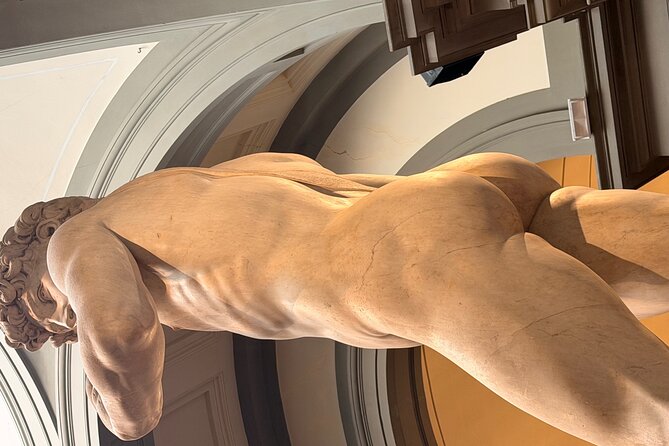Accademia Gallery: Elite Tour with Expert Guide - Michelangelo’s David: what to notice beyond the famous face