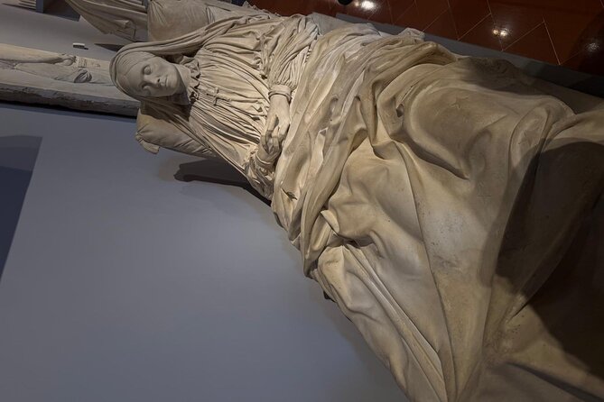 Accademia Gallery: Elite Tour with Expert Guide - Prisoners and the Michelangelo works that add meaning