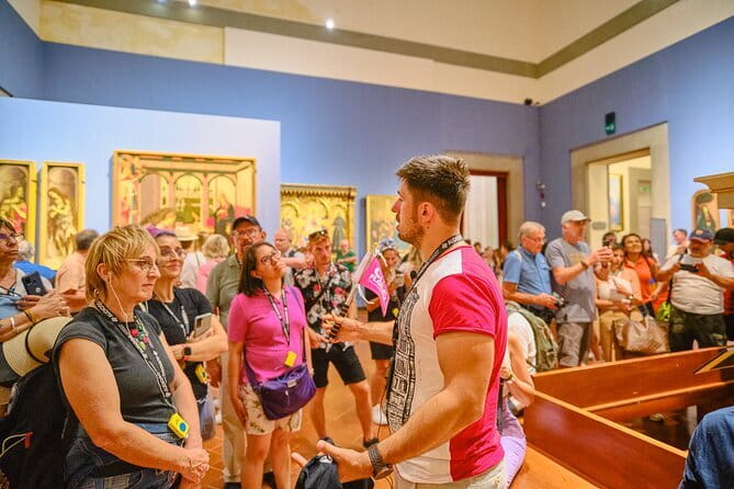 Accademia Gallery private tour with skip the line ticket - Where you meet: Via Ricasoli and finding your guide fast