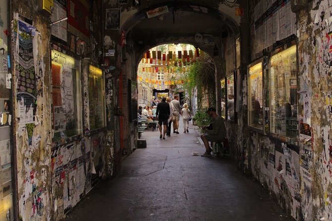 Alternative Berlin & Street Art Tour - Künstlerhaus Bethanien: Alternative Berlin History in a Long, Focused Stop
