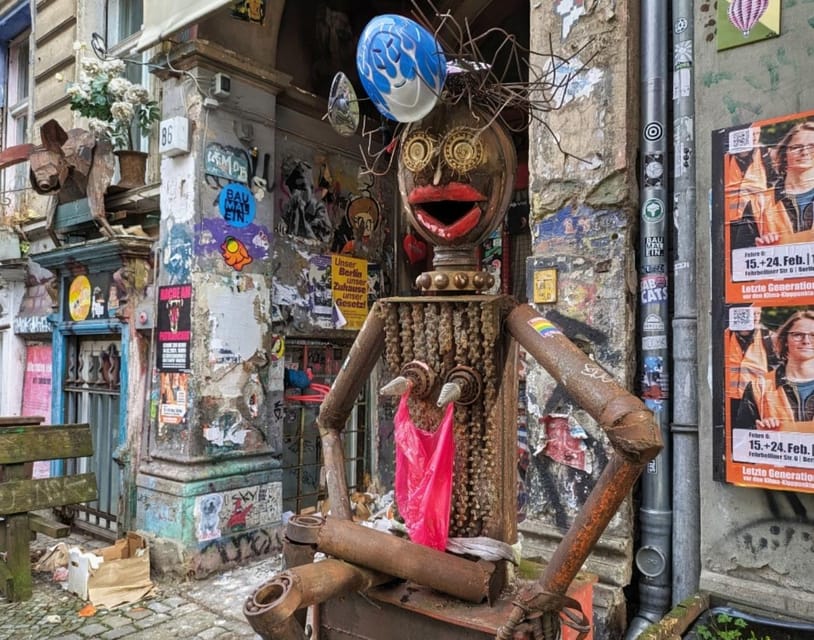 Alternative Berlin / Street art tour - Private group - Alternative Housing, Squats, and Multicultural Kiez