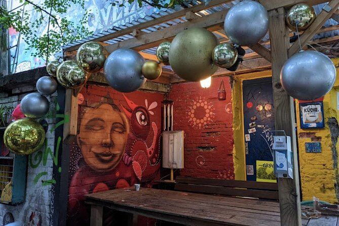 Alternative Hamburg Private Alternative Street Art Tour - What the guide adds (and why it can be worth the money)