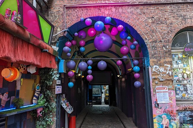 Alternative Hamburg Private Alternative Street Art Tour - Weather, comfort, and the “walking tour reality”