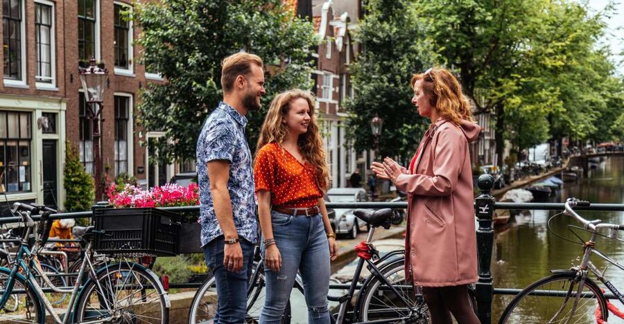 Amsterdam: 1.5-Hour Private Kick-Start Tour with a Local - Dam Square and Nieuwmarkt: how your guide helps you map the center