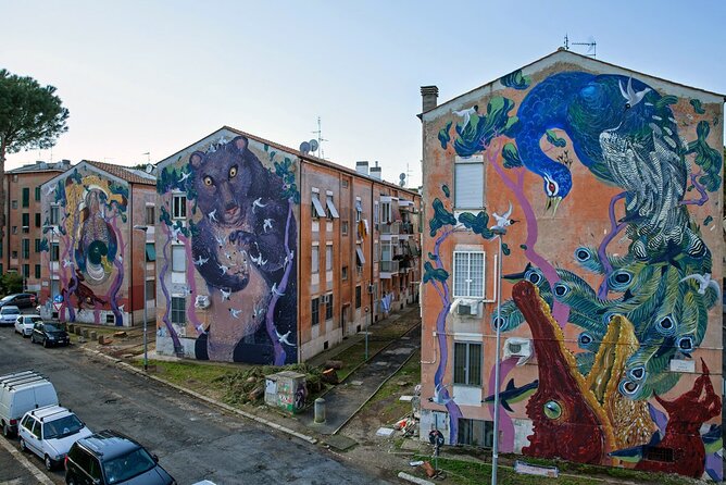Art & Craft: Beer Tour with Street Art in Rome - The first beer break: choosing craft beer in Pigneto