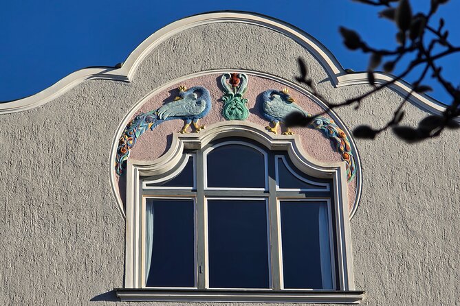 Art Nouveau Meets Street Art in Munich (Max. 12 guests) - Schwabing’s Jugendstil façades: how you learn to see Munich
