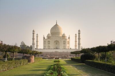 Art Tour Of Agra - Entering the Taj Mahal: more than marble and photos