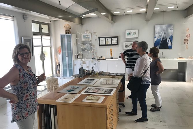 Art tour through artists' workshops around San Miguel de Allende - What Makes the Studio Stops Worth the Price
