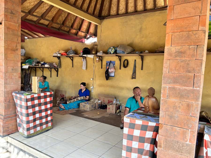 Bali: HIGHLIGHTS OF BALINESE ART TOUR - Mas Village (Ubud area): photo stops and workshop time for a third craft viewpoint