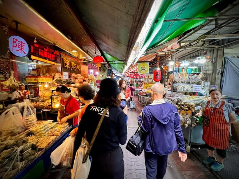 Bangkok: Chinatown & Taladnoi Street Art Guided Walking Tour - Talad Noi ironworks alleys: where skilled craft lived