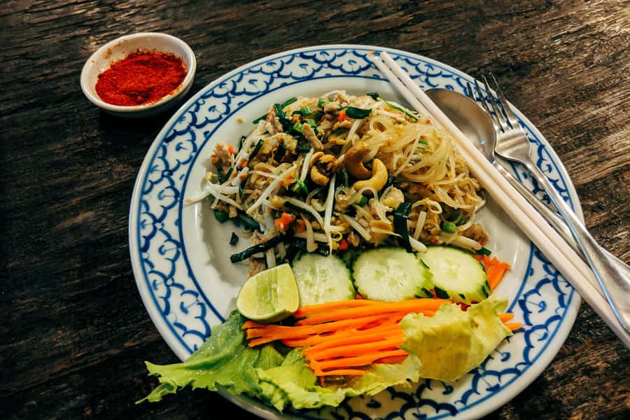 Bangkok: Street Art and Street Food Walking Tour - Klong San Market: The Ingredient Spot Where Roasted Duck Sets the Tone