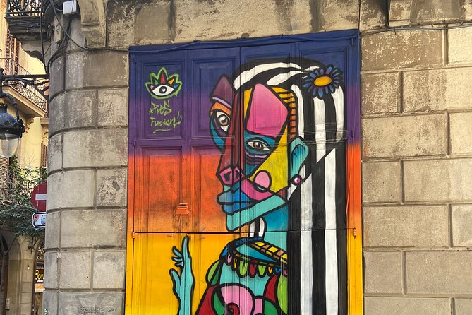 Barcelona Art & Wine: Galleries, Studios & Street Art - Entering Galeria Senda: the contemporary start that sets the tone