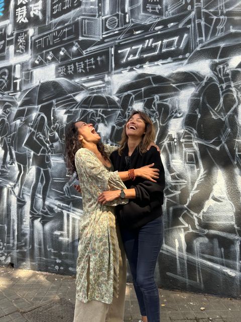 Barcelona: Insider Street Art Tour with Private Studio Visit - Av. del Paral·lel stop: first guided street art block (15 minutes)