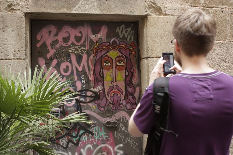 Barcelona: Raval Street Art and Graffiti Walking Tour - Why Raval is the right place for graffiti that actually means something