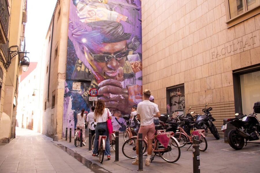 Barcelona | Street Art Bike tour - How the 2.5 Hours Are Structured (So You Don’t Just Wait at Stops)