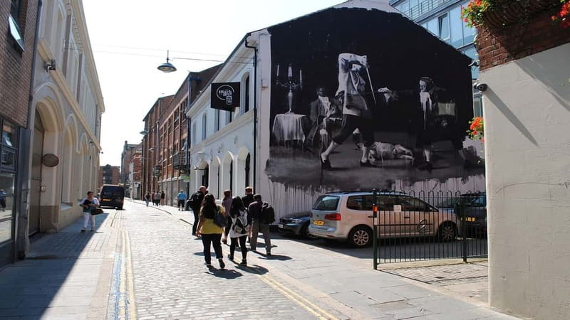 Belfast: Best of Belfast History, Culture & Art Walking Tour - From Victorian grandeur to modern masterpieces: reading Belfast’s buildings like a timeline
