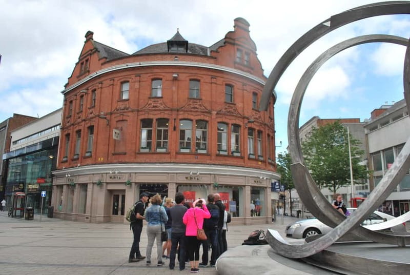 Belfast: Best of Belfast History, Culture & Art Walking Tour - Stops, pace, and what you’ll actually do during the 3 hours