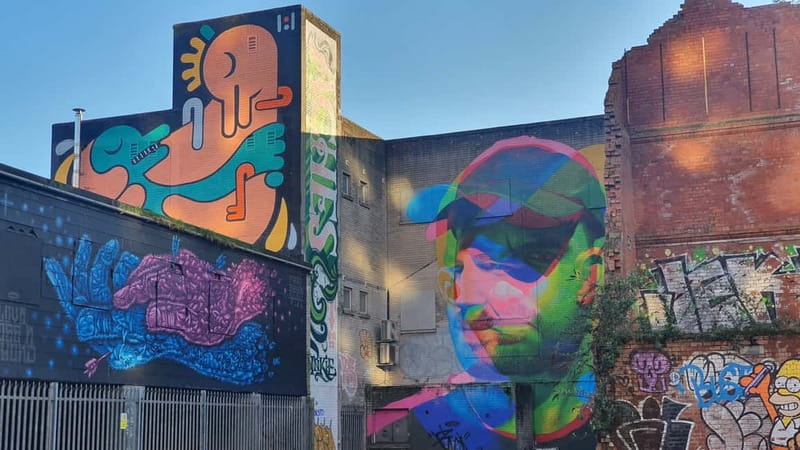 Belfast : Pub Music , Street Art Experience Walking Tour - Meeting at the MAC: quick start and small-group feel