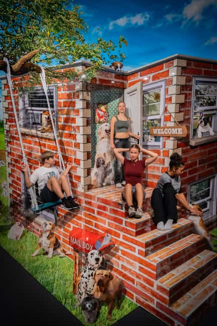 Berlin: 3D Trick Art Museum — Tickets - The Set Pieces That Create the Real Aha Moments