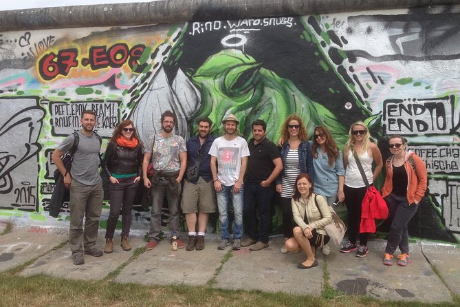 Berlin: Alternative Street Art Tour - Murals, Graffiti, and the Stories Behind the Paint