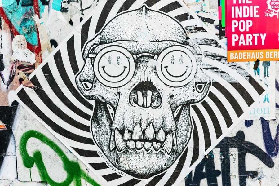 Berlin: City Street Art Guided Walking Tour - Illegal graffiti and murals: the ethics and the explanations
