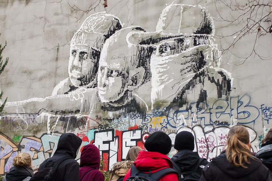 Berlin: Private Kreuzberg Street Art Walking Tour - Kreuzberg’s History Behind the Walls