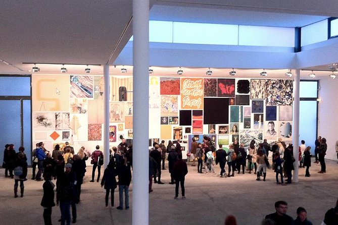 Berlin's Gallery Scene - How the guide ties what you see to Berlin since 1989