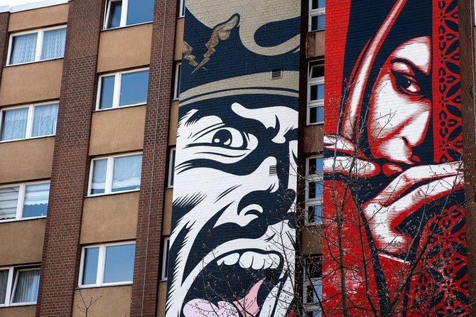 Berlin Street Art Walking Tour - Off The Grid - Commissioned Pieces and Why That Stop Changes Everything