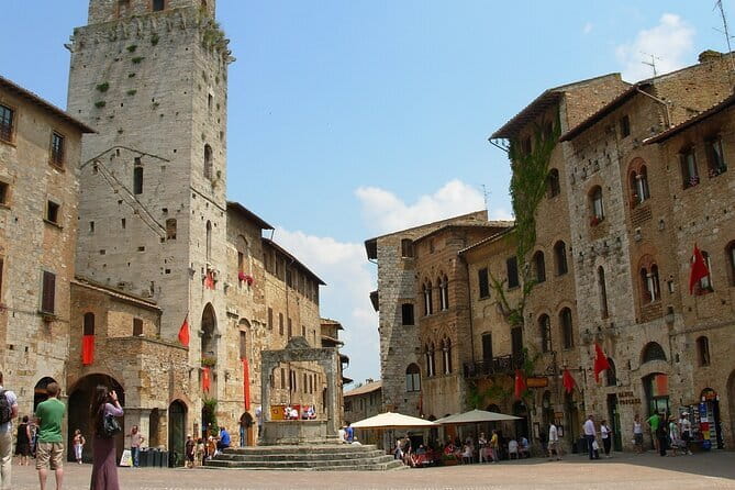 Best of Florence walking tour & Accademia Gallery- monolingual small group tour - Monolingual English small group: what it changes