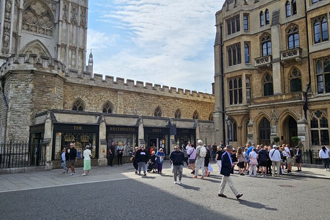 Best of Westminster Abbey with Upper Gallery & Buckingham Palace - Inside Westminster Abbey: main highlights with court-level storytelling