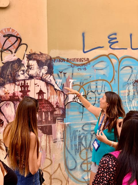 Best Street Art in Valencia Walking Tour - Barrio del Carmen murals: spotting local and international names