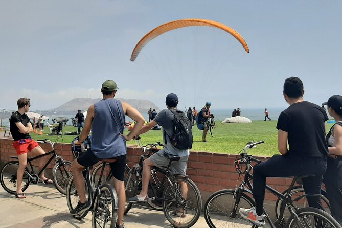 Bike Tour Lima | Ride along Miraflores & Barranco - Meeting point at Calle Porta: what the first hour feels like