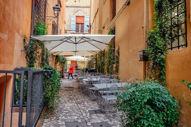 Bologna Private City Kickstart Tour - The Bonus Stops Your Host May Add (And Why That Flexibility Helps)