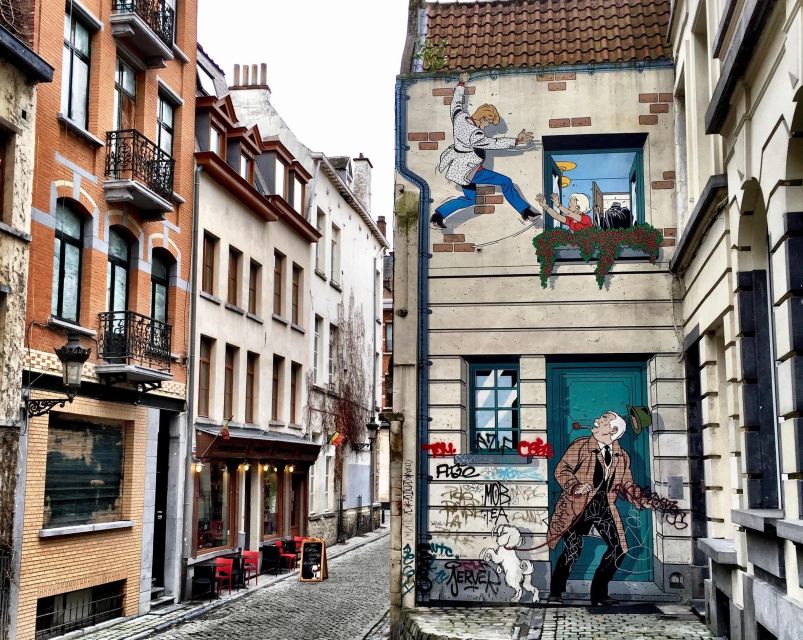 Brussels Comics & Street Art: Private Walking Tour - Why Brussels street art works so well on foot