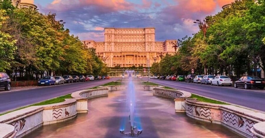 Bucharest : Street Art Walking Tour With A Guide - Why Bucharest street art is more than decoration