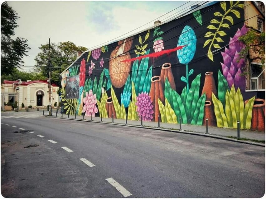 Bucharest : Street Art Walking Tour With A Guide - Fabrica Club: the quick photo stop that sets the tone