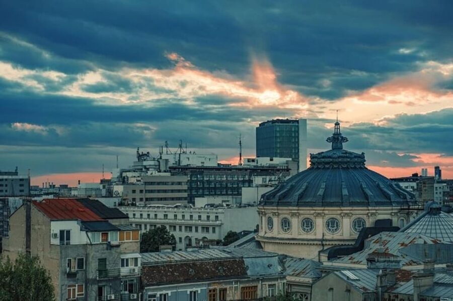 Bucharest : Street Art Walking Tour With A Guide - Starting at Calea Dorobanți 5–7: a clean launch point