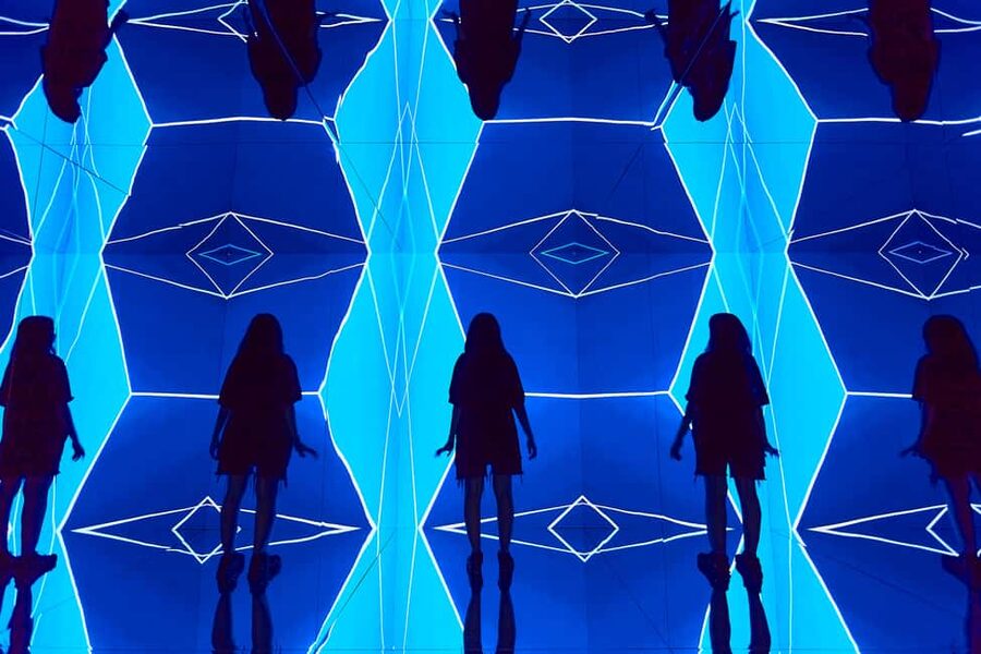 Budapest: Light Art Museum - Immersive New Media Experience - The light-tech: optical illusions, projection mapping, and site-specific rooms