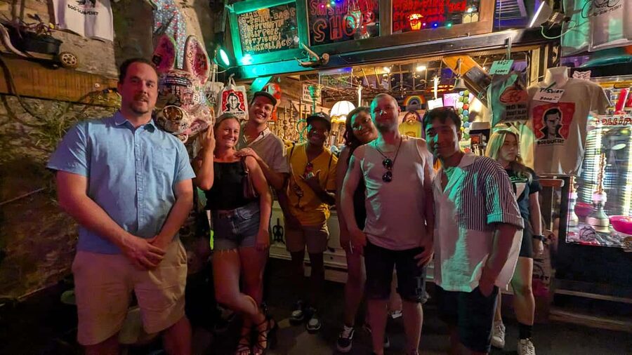 Budapest: Ruin Bars, Street Art, and Jewish Quarter Tour - Key highlights to look for