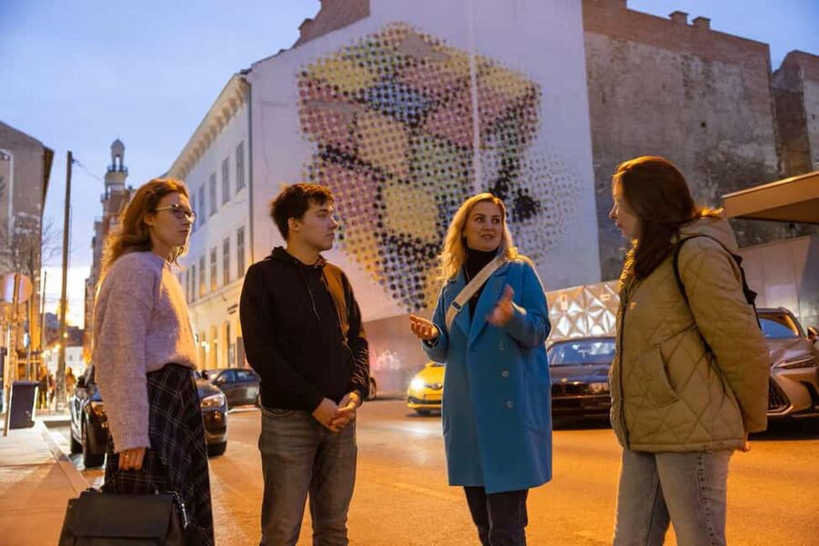 Budapest: Ruin Bars, Street Art, and Jewish Quarter Tour - Meeting by the Budapest Eye and getting oriented fast