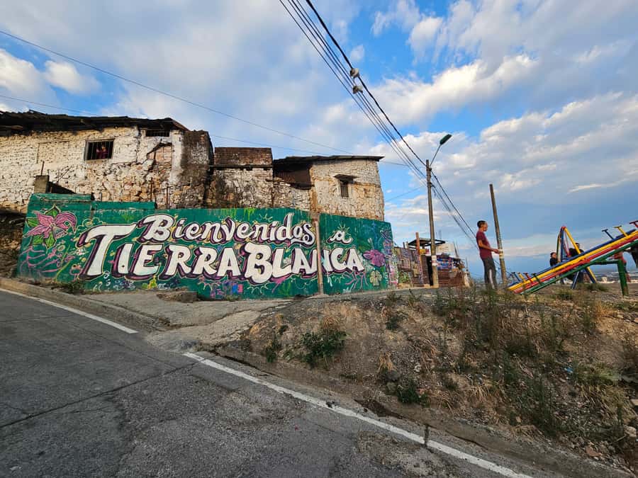 Cali: Comuna 20 Siloé Street Art Tour - The human side: meeting locals and hearing the neighborhood’s turnaround