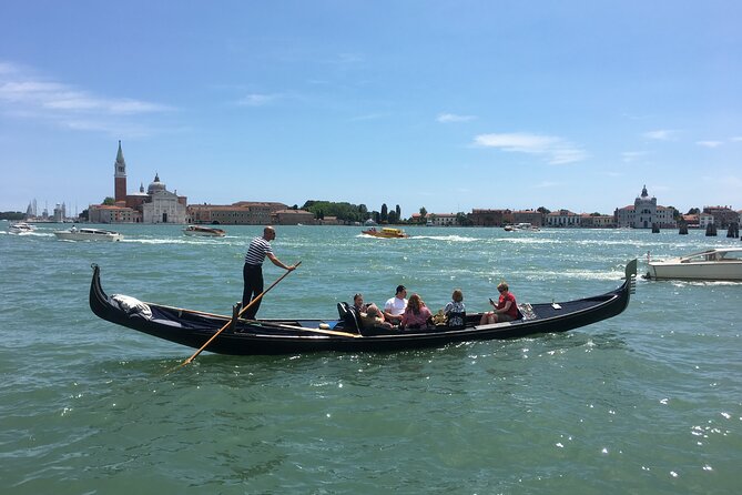 Charming Gondola Ride on the Grand Canal & Gondola Gallery™ - Meeting Near St. Mark’s: Where Timing and Navigation Matter