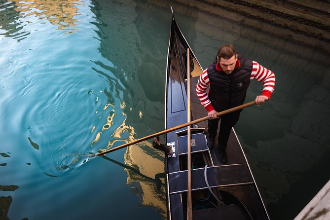 Charming Gondola Ride on the Grand Canal & Gondola Gallery™ - Sunset Upgrades and Serenade Options: When You Want More Drama